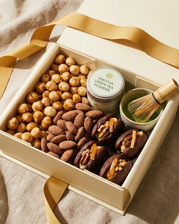 Weihnachtsbox Premium - Khan's Geschenkbox mit Nüssen, Datteln und Matcha