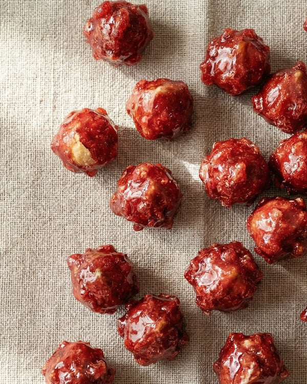 Strawberry Hazel – Karamellisierte Haselnüsse Erdbeere, Khan's Wien